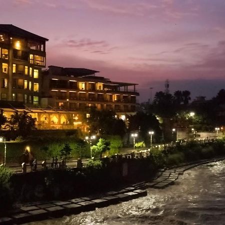 Ganga Kinare- A Riverside Boutique Resort, Rishīkesh Dış mekan fotoğraf