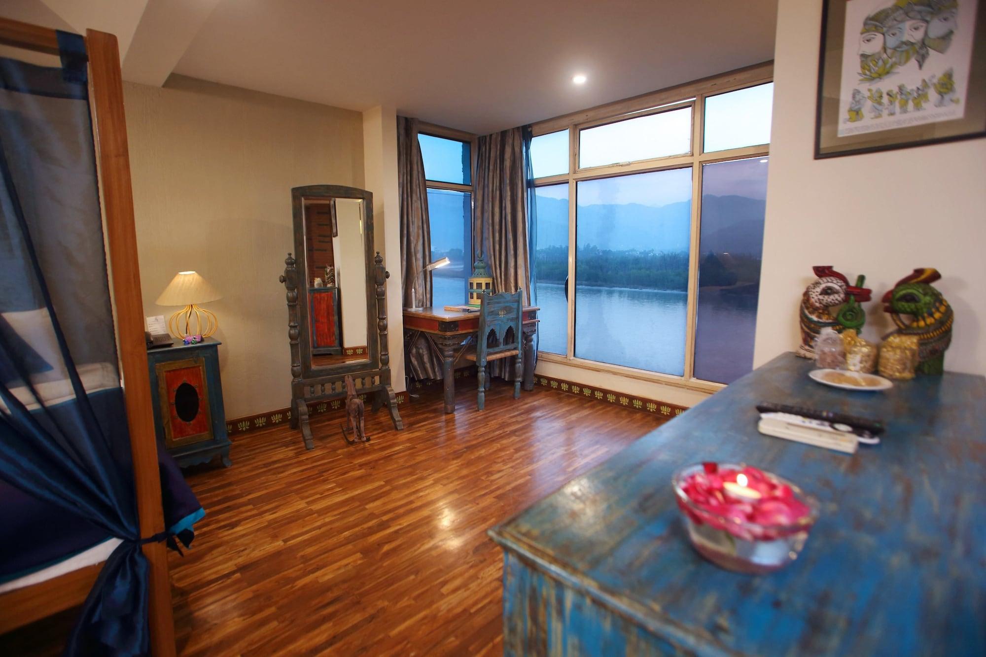 Ganga Kinare- A Riverside Boutique Resort, Rishīkesh Dış mekan fotoğraf