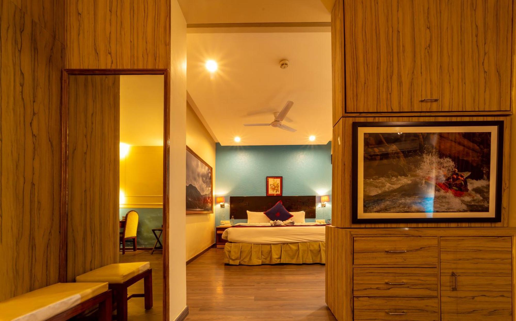 Ganga Kinare- A Riverside Boutique Resort, Rishīkesh Dış mekan fotoğraf