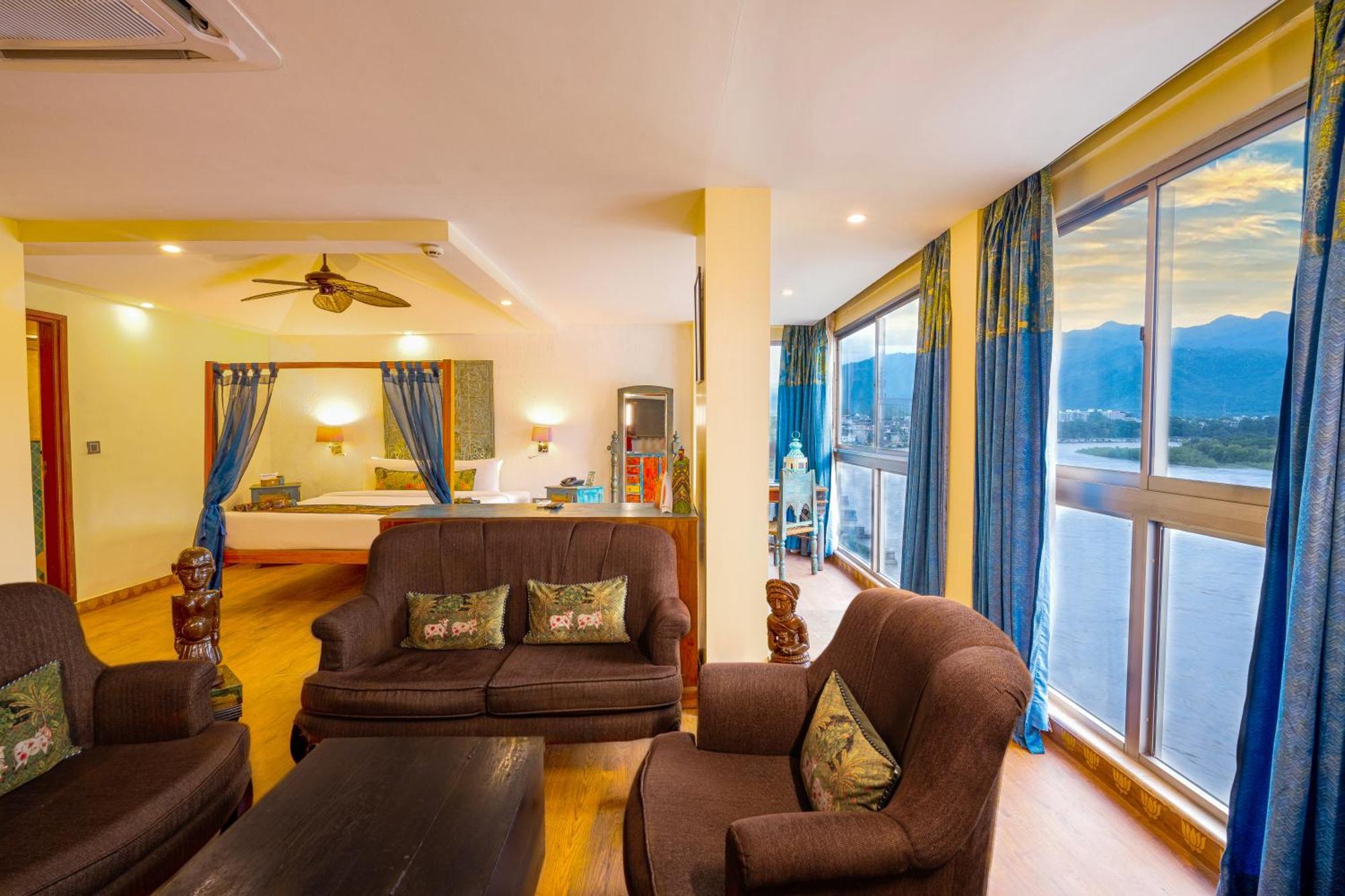 Ganga Kinare- A Riverside Boutique Resort, Rishīkesh Dış mekan fotoğraf