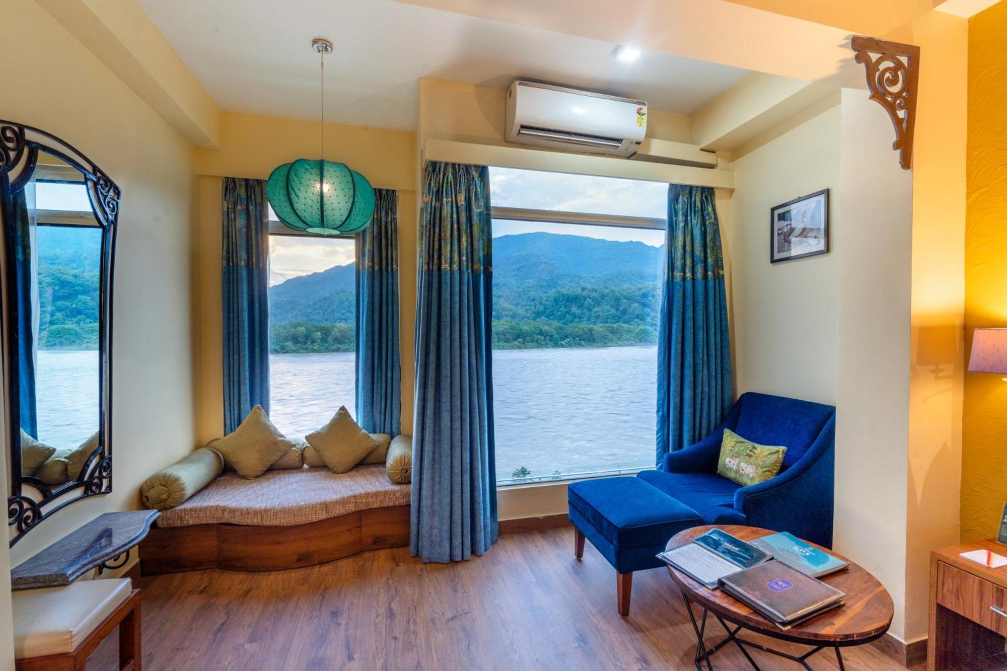 Ganga Kinare- A Riverside Boutique Resort, Rishīkesh Dış mekan fotoğraf