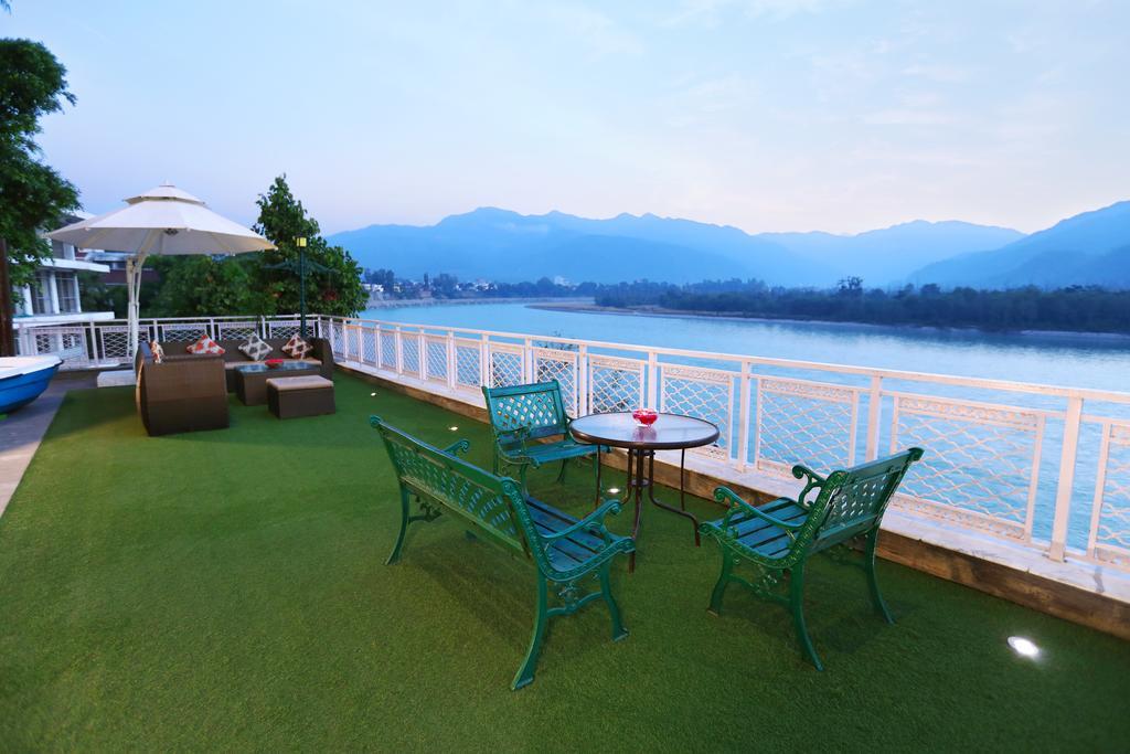 Ganga Kinare- A Riverside Boutique Resort, Rishīkesh Dış mekan fotoğraf