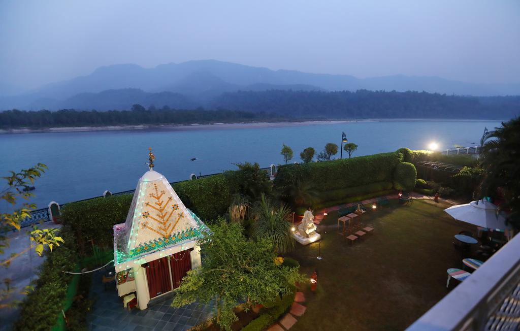 Ganga Kinare- A Riverside Boutique Resort, Rishīkesh Dış mekan fotoğraf